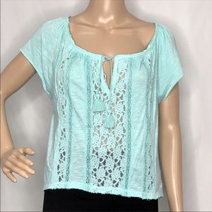HOLLISTER HI-LOW LACE DETAIL SHIRT